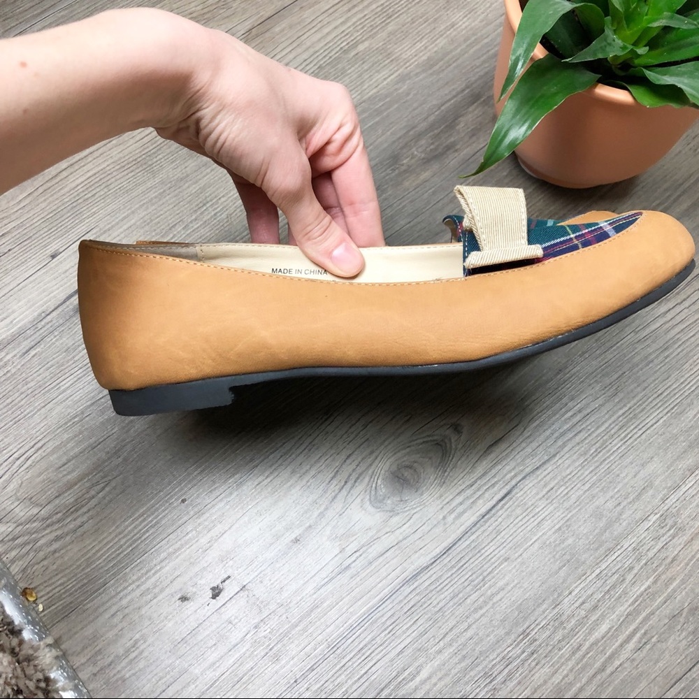 UO vegan tan and plaid loafers with a bow - Picture 8 of 8